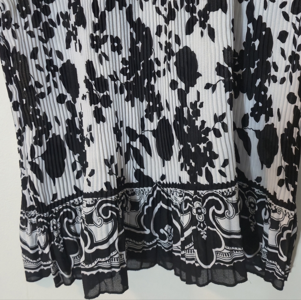Denver Hayes XL Floral Blouse Black White Short Sleeve Plissé Pleated Transition - Picture 6 of 16